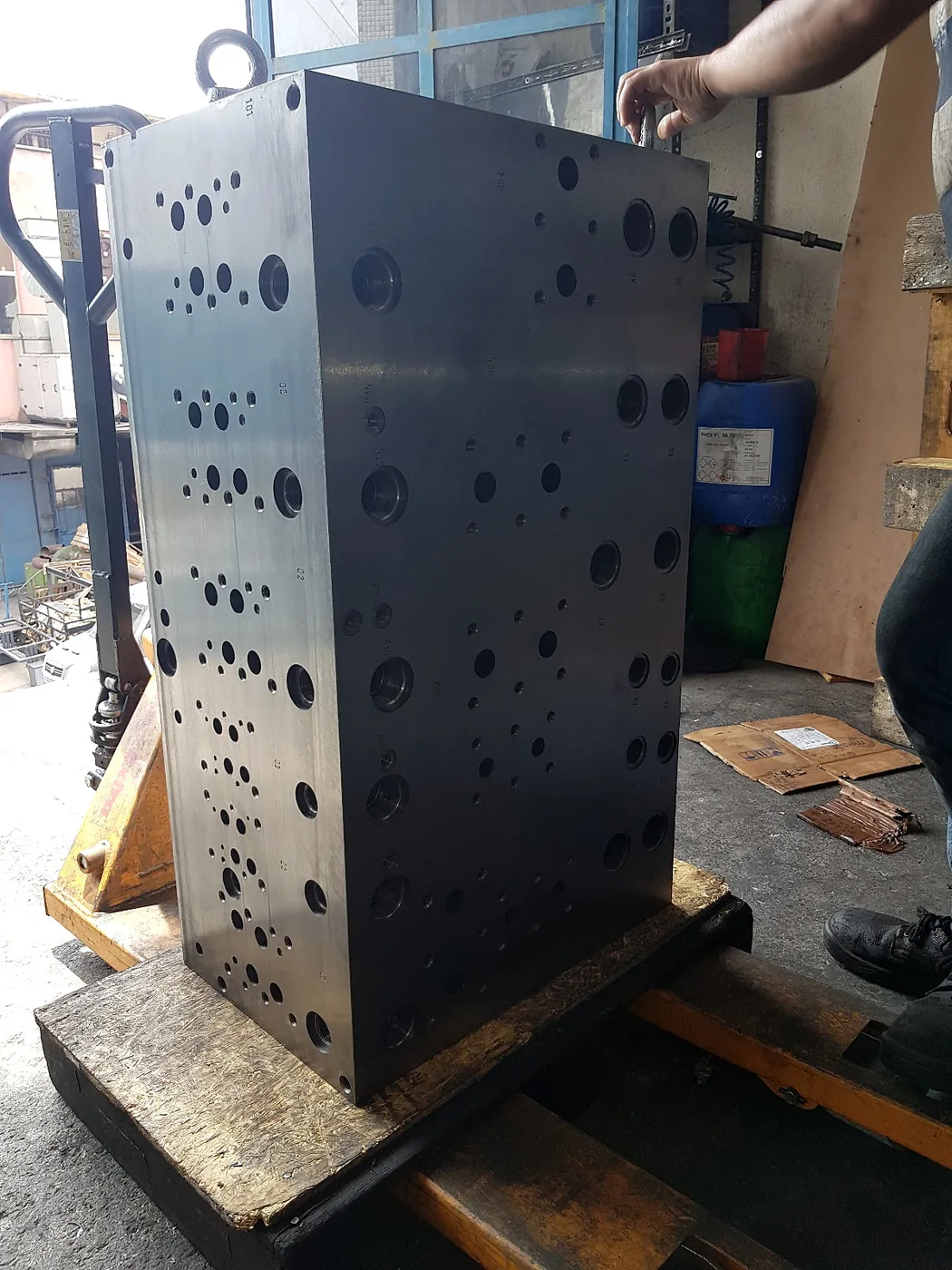 Hydraulic Manifold Block — image 4