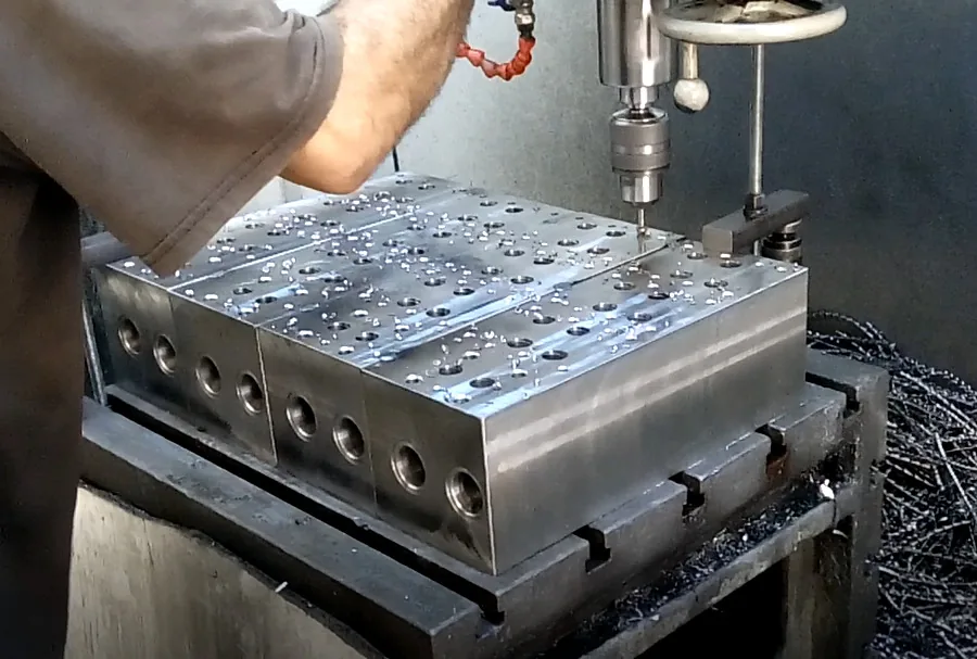 Hydraulic Manifold Block — image 6